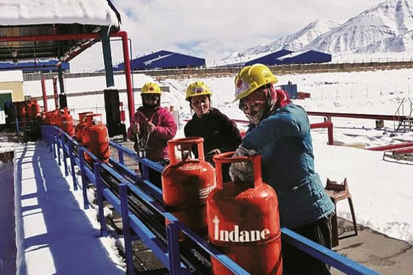 A 12 Women Crew In Ladakh Manages The LPG Plant Which The Army Depends On For Food