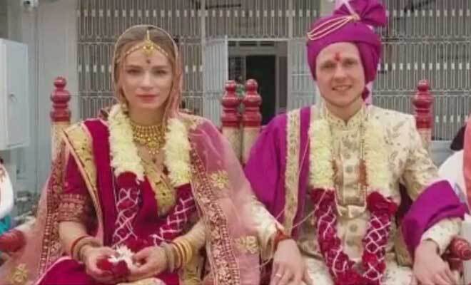 Russian Bride Marries German Groom In Traditional Hindu Wedding In Gujarat. We Love This Cultural Mashup!