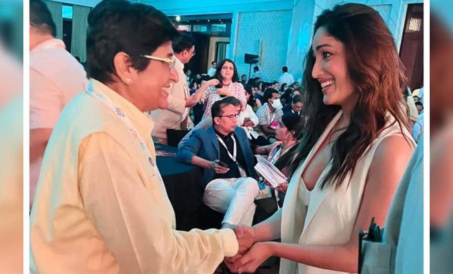 Yami Gautam’s Meets Her Inspiration Dr. Kiran Bedi, Shares Her Fangirl Moment On Twitter