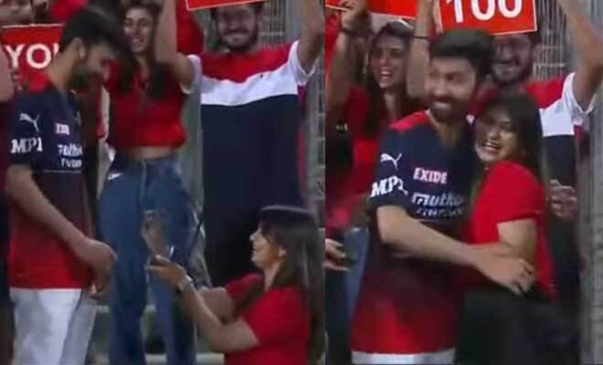 At RCB Vs CSK IPL Match, A Woman Proposing To Her Boyfriend Gave Us Phoebe Vibes