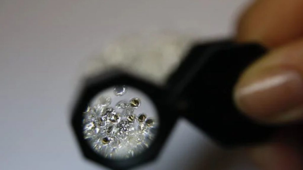 The Biggest Pink Diamond Weighing 170 Carat Has Been Found. * Plays Pink Panther Theme * The Biggest Pink Diamond Weighing 170 Carat Has Been Found. * Plays Pink Panther Theme *