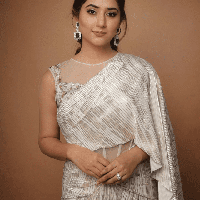 Disha Parmar Is Looking Gorgeous In A Pristine White Saree