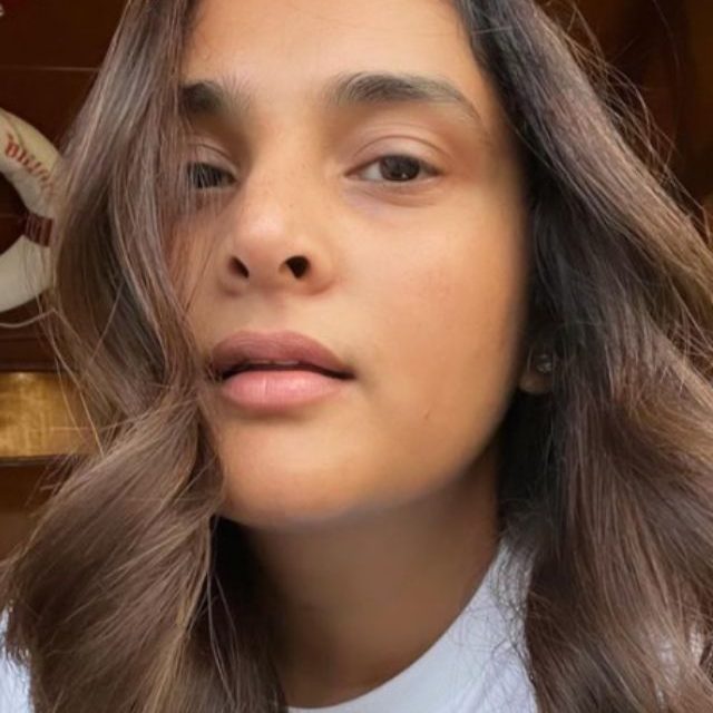 Divya Spandana Is The Selfie Queen We Should Take Tips From!
