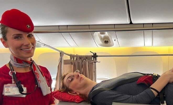 World’s Tallest Woman Flies On A Plane For The First Time After Airline Moves 6 Seats. It’s Kinda Sad She Had To Wait So Long