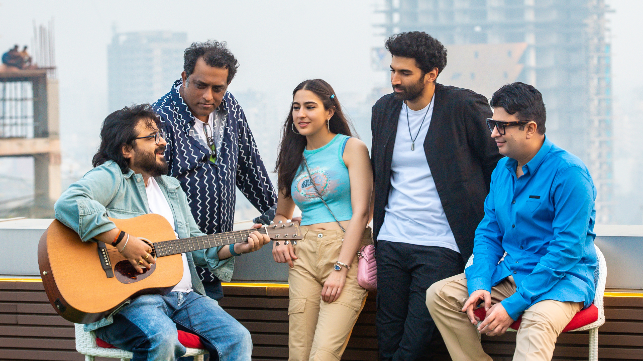 Anurag Basu’s ‘Metro In Dino’, Ft. Sara Ali Khan, Aditya Roy Kapur To Showcase Ever-Changing And Fast-Paced Modern Relationships