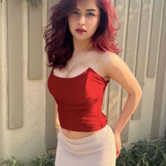 A Step-By-Step Guide To Colouring Your Hair Burgundy Like Avneet Kaur