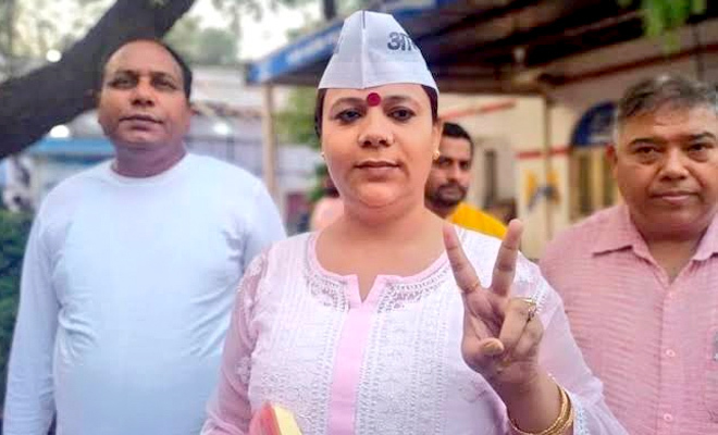 Meet Bobby Kinnar, AAP’s Candidate To Script History By Becoming The First Transgender MCD Councillor