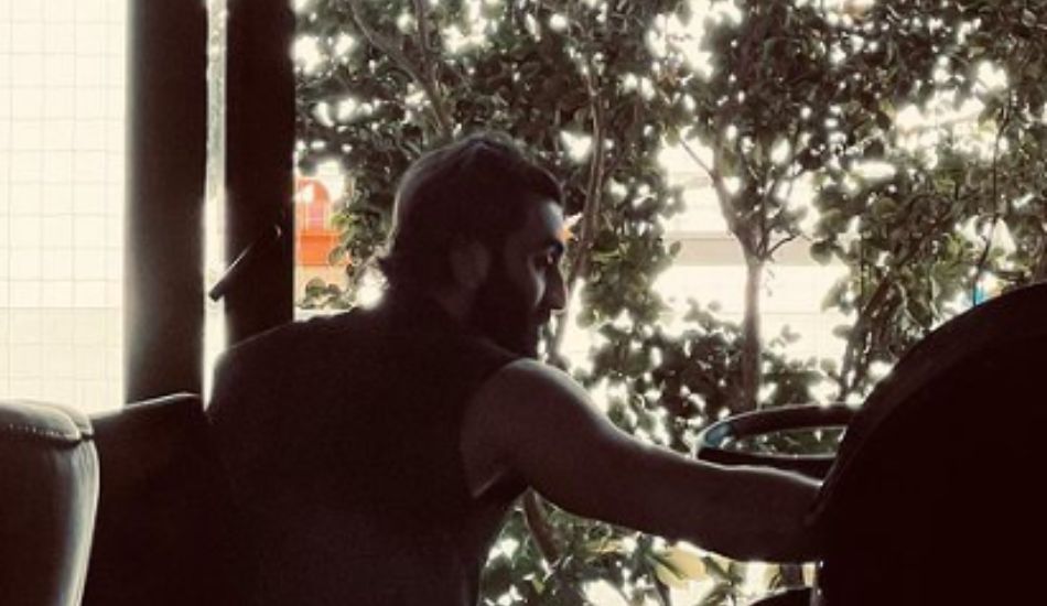 Alia Bhatt Captures A Peaceful Father-Daughter Moment Of Ranbir Kapoor And Raha!