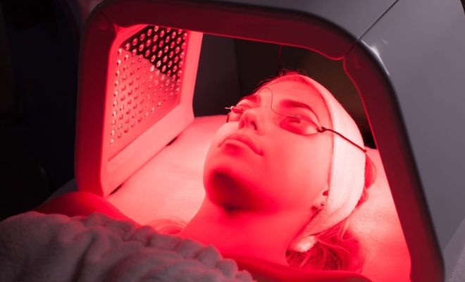 How-To-Use-UV-Light-Therapy-For-Fine-Lines-Wrinkles-Anti-Ageing
