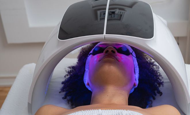 How-To-Use-UV-Light-Therapy-For-Fine-Lines-Wrinkles-Anti-Ageing