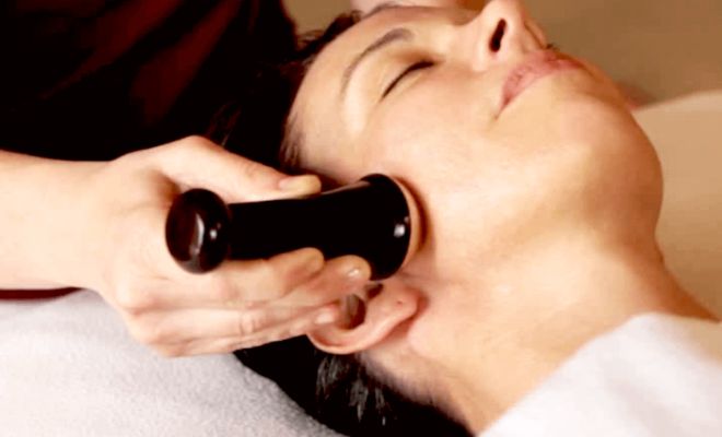 what-is-an-ayurvedic-kansa-wand-how-to-use-it-benefits-different-from-facial-tools