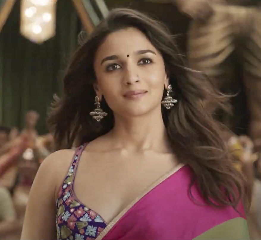 alia-bhatt-rocky-aur-rani-kii-prem-kahaani-teaser-saree-karan-johar