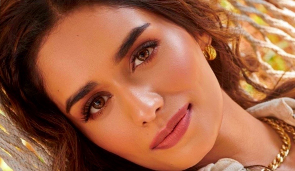 Tired Of Overdone Makeup? Try Manushi Chillar’s Effortlessly Natural Sunkissed Look With These Tips!