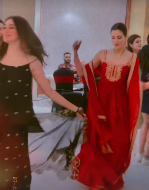 Sonnalli-Seygall-Looks-Flawless-In-Red-Anarkali-Wedding-Party