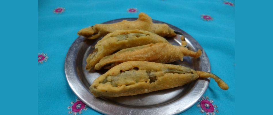 green-chilli-try-these-tasty-easy-recipes-thecha-mirch-pakora