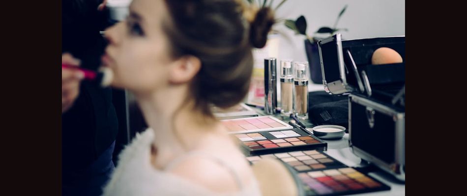 exclusive-artificial-how-intelligence-is-revolutionising-the-beauty-industry-expert-explains