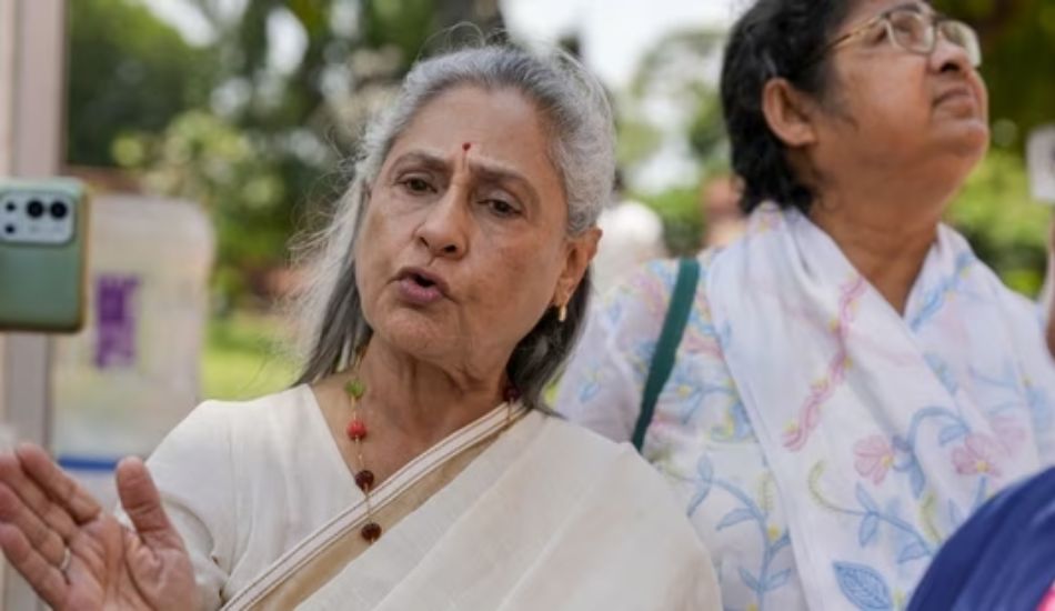 Manipur में महिलाओं पर अत्याचार के वीडियो पर बोल पड़ी Jaya Bachchan; “विदेश में हो रही चर्चा, लेकिन देश को आ रही शर्म!” Manipur में महिलाओं पर अत्याचार के वीडियो पर बोल पड़ी Jaya Bachchan; “विदेश में हो रही चर्चा, लेकिन देश को आ रही शर्म!”
