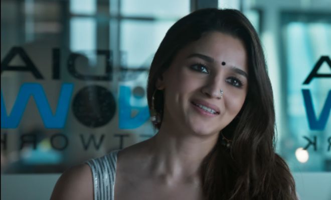 How-To-Get-The-Alia-Bhatt-Bengali-Girl-Look-From-Rocky-Aur-Rani-Kii-Prem-Kahaani-Kajal-Bindi