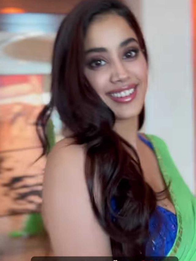 janhvi-kapoor-bawaal-trailer-launch-dubai-green-saree-blue-blouse