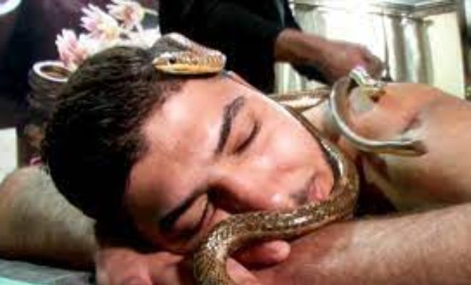 Most-Weird-Bizzarre-Beauty-Treatments-Snail-Facial-Snake-Massage-semen-hair-mask