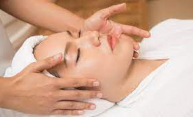 Most-Weird-Bizzarre-Beauty-Treatments-Snail-Facial-Snake-Massage-semen-hair-mask