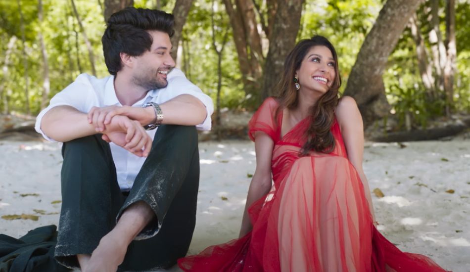 Dono Teaser: Paloma Dhillon, Rajveer Deol Have Cute Chemistry In Rajshri Productions’ Strangers-To-Lovers Story Dono Teaser: Paloma Dhillon, Rajveer Deol Have Cute Chemistry In Rajshri Productions’ Strangers-To-Lovers Story