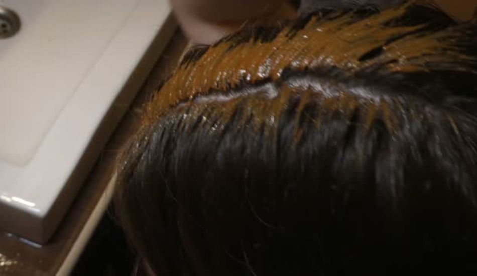 Is The Desi Henna Hair Mask Doing More Harm Than Good? Here’s The Answer