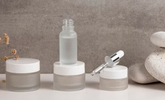 Why-Skincare-Products-Need-To-Be-Stored-In-Vcauum-Containers-Fresh-Hygenic