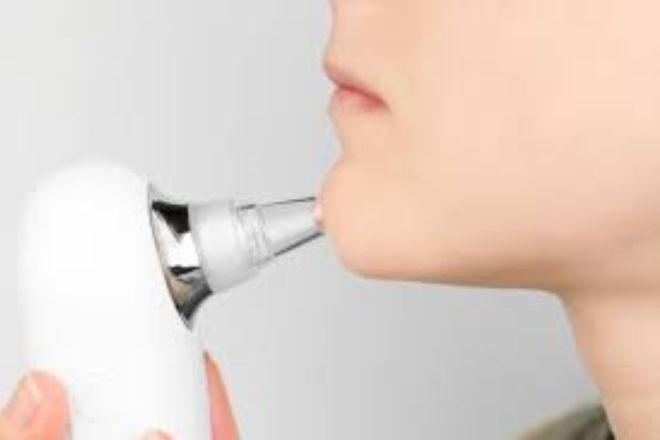 Top-6-Beauty-Tools-That-You-Must-Try-In-2023-Led-Mask-Derma-Roller