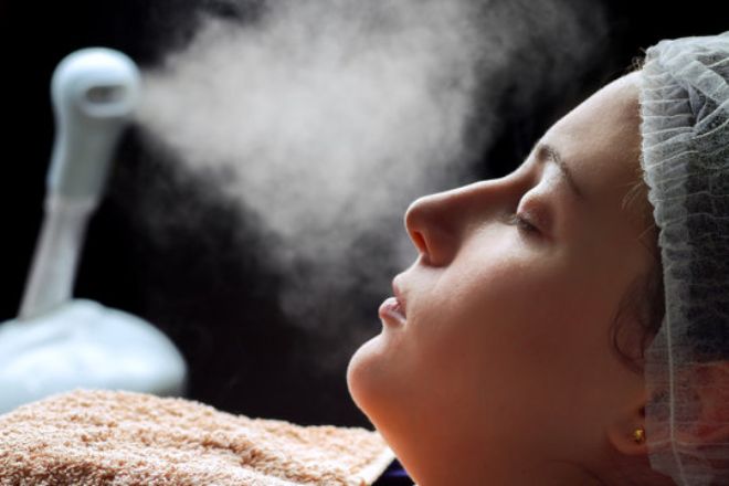 Top-6-Beauty-Tools-That-You-Must-Try-In-2023-Led-Mask-Derma-Roller