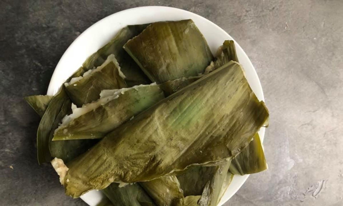 nag-panchami-special-recipe-haldi-leaves-Patholi-steamed-rice-rolls-jaggery