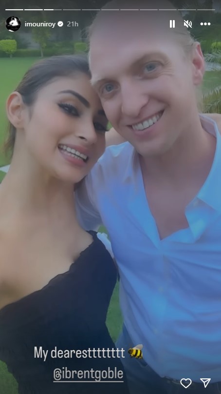 Aashka-Goradia-Brent-Goble-baby-shower-mouni-roy-tina-datta-attends-see-pics