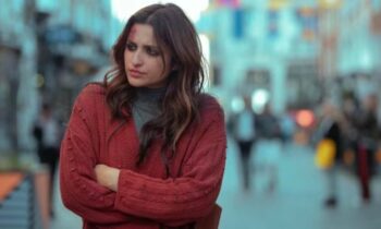 how-to-stop-self-gaslighting-mental-health-tips-unlearn-Rational-Emotive-Behavioural-Therapy-expert