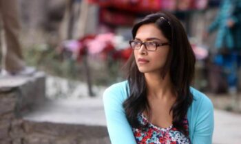How-To-Ensure-Your-Makeup-Look-Stays-Flawless-Wearing-Glasses-Tips