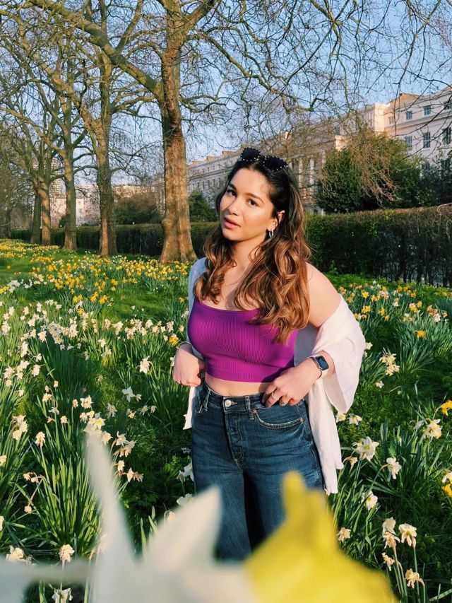 Try These 6 Hair Oils To Get Long, Shiny Hair Like Sara Tendulkar!