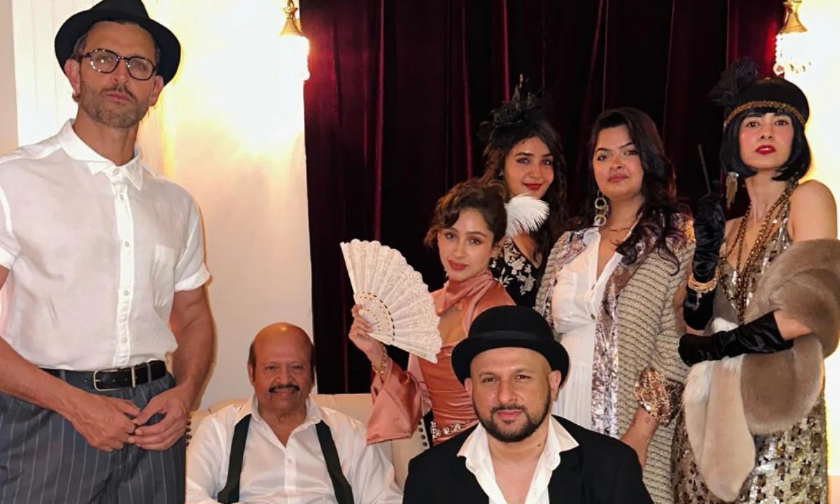 hrithik-roshan-wishes-cousin-pashmina-retro-birthday-party-saba-azad