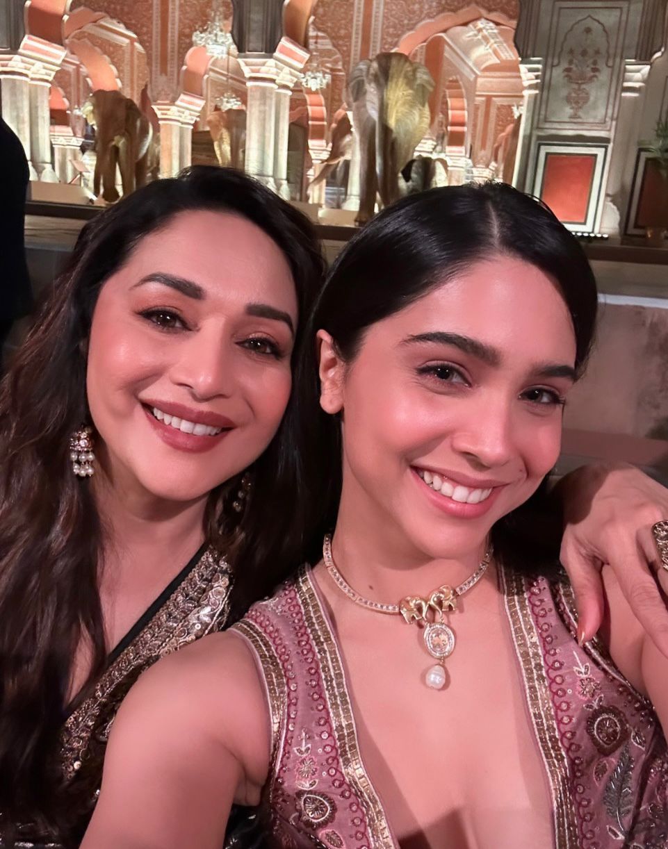 Sharvari-Wagh-confesses-fan-girl-of-Madhuri Dixit-tried-every-hook-step-of-her-songs