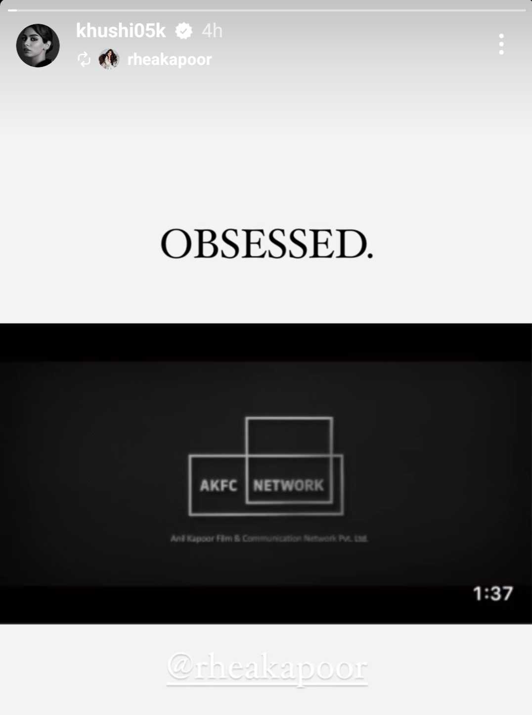 Bollywood-Celebs-React-To-Crew-Teaser-Tabu-Kareena-Kapoor-Kriti-Sanon-Priyanka-Chopra-Khushi-Kapoor
