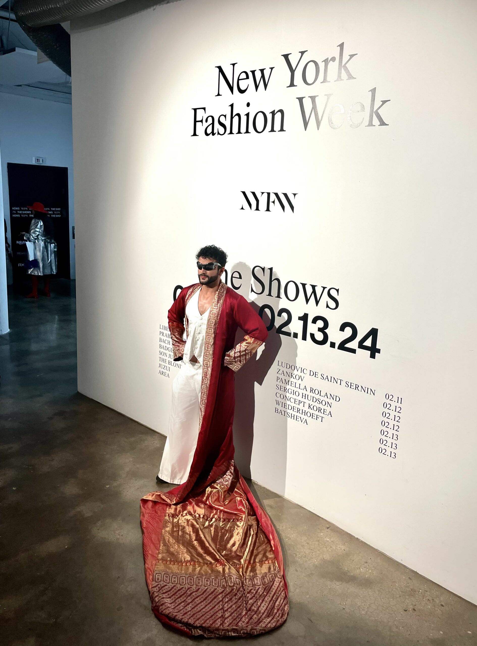 sahil-salathia-pays-homage-to-mother-wear-35-year-old-benarasi-saree-as-cape-at-New-york-fashion-week