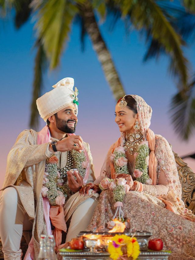 Decoding Rakul Preet Singh’s Soft Pink Minimal Dewy Bridal Makeup!