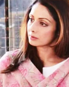Times-Janvi-Kapoor-Paid-Tribute-To-Sridevi-Channeling-Her-Iconic-Looks-Chandni-Umang-Show