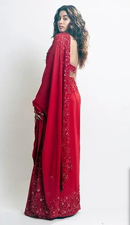 Times-Janvi-Kapoor-Paid-Tribute-To-Sridevi-Channeling-Her-Iconic-Looks-Chandni-Umang-Show