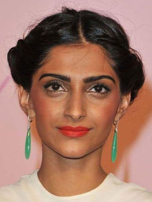 Sonam-Kapoor-Wrong-Foundation-Shade-Makeup-Look-Mistakes-To-Avoid-Oxidization-Colour-Match