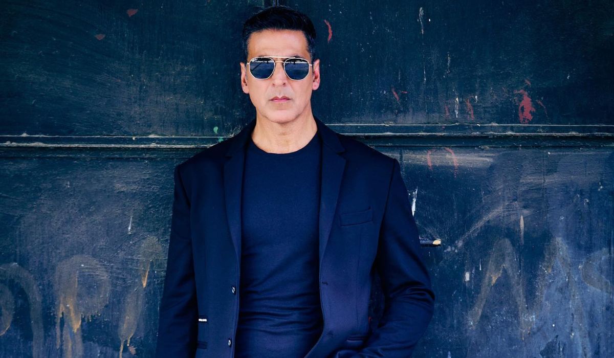 akshay-kumar-recounts-fan-slitting-wrist-during-handshake-blade-hidden-between-nails