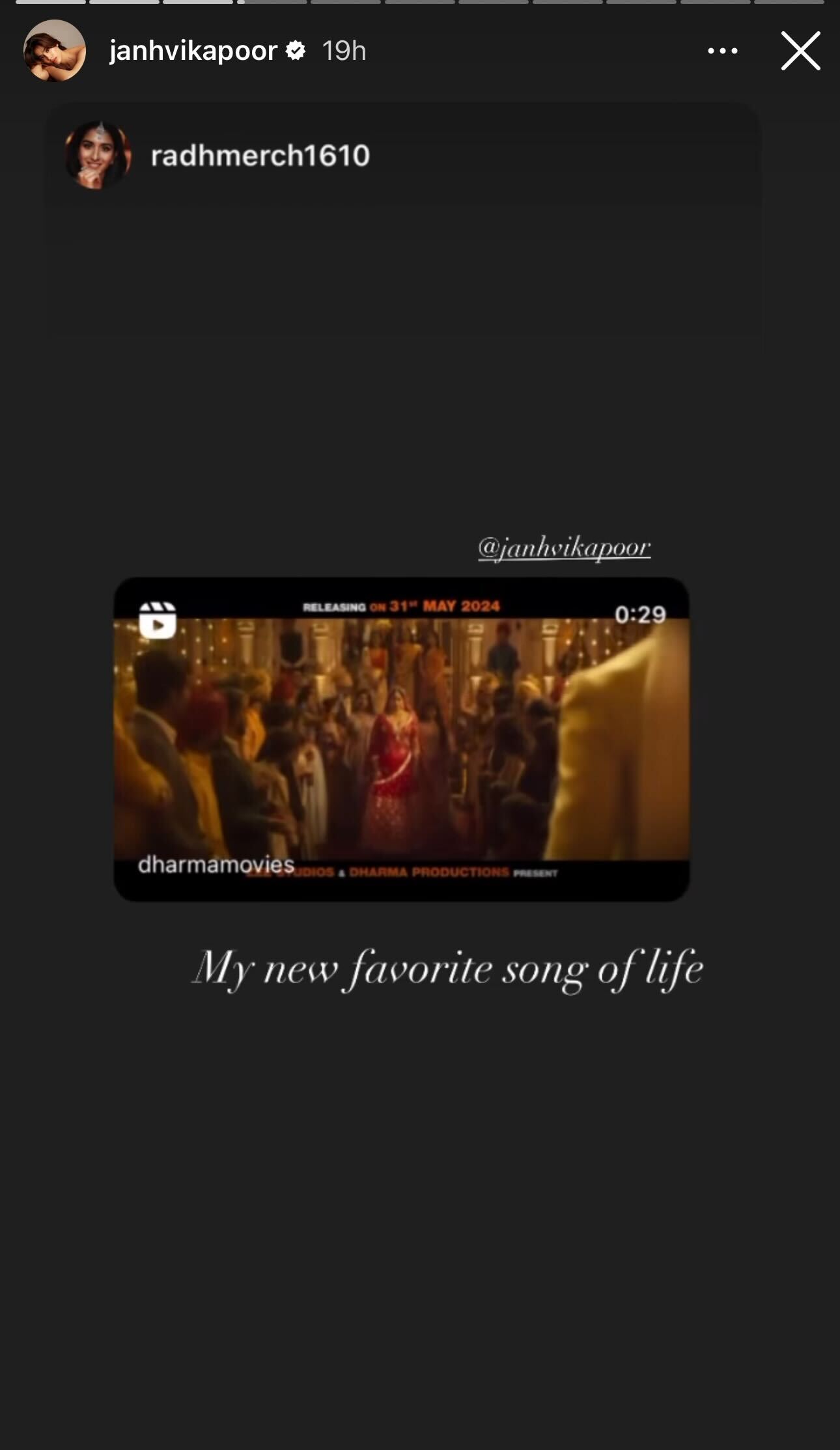 janhvi-kapoor-dekha-tenu-song-mr-and-mrs-mahi-bff-radhika-merchant-favourite-song-for-life

