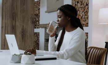 benefits-drinking-water-without-gargling-morning-skin-health-wellness