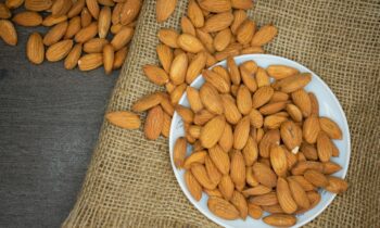 benefits-soaked-almonds-in-morning-health-wellness