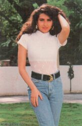  The It Girl At 50: Karisma Kapoor’s Most Iconic Fashion Moments Through The Years!