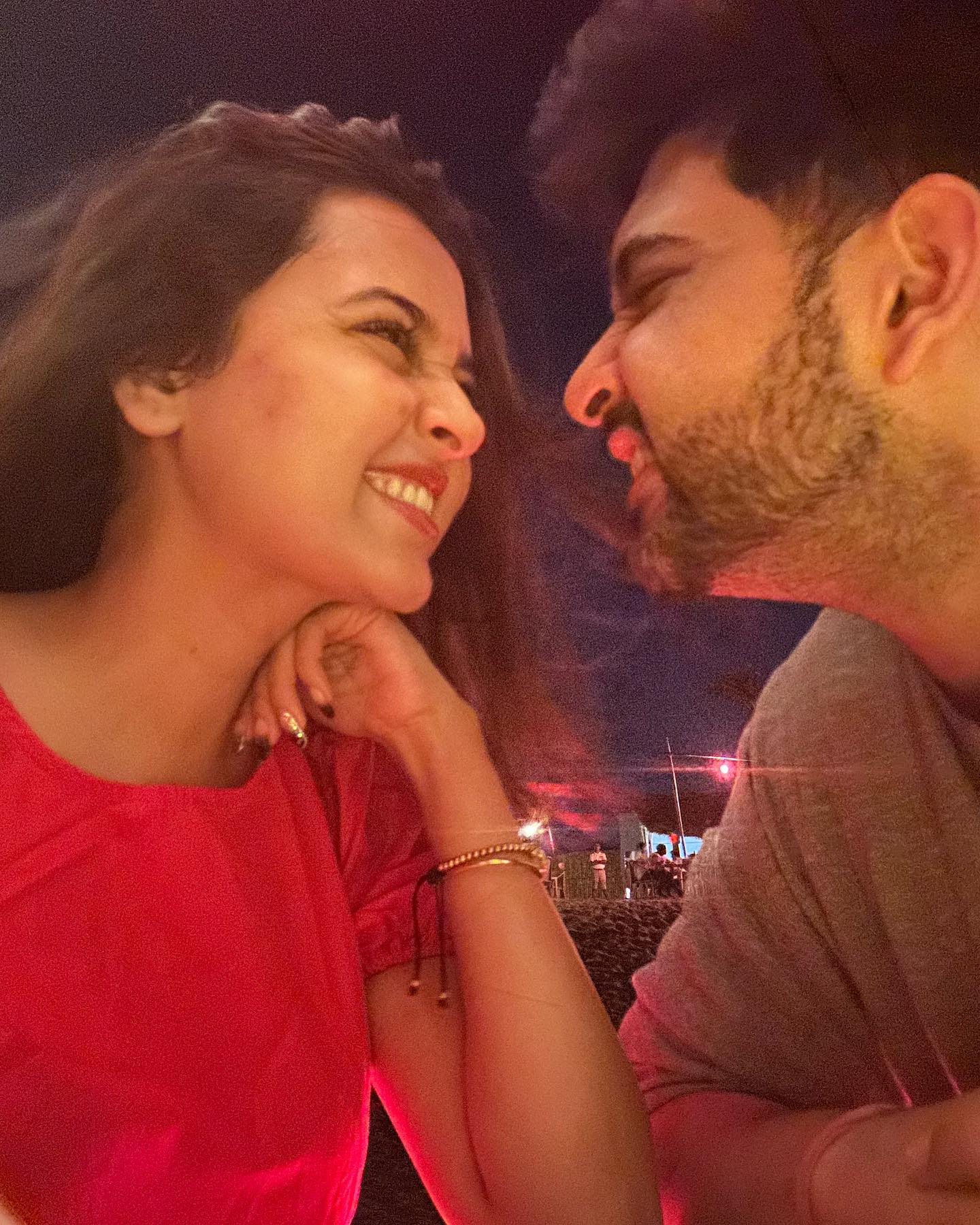 Tejasswi Prakash Denies Breakup Rumours With Beau Karan Kundrra, Shares The Most Romantic Photos. Cute!