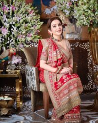  nita-ambani-fashion-red-gharchola-saree-anant-ambani-radhika-merchant-mata-ki-chowki